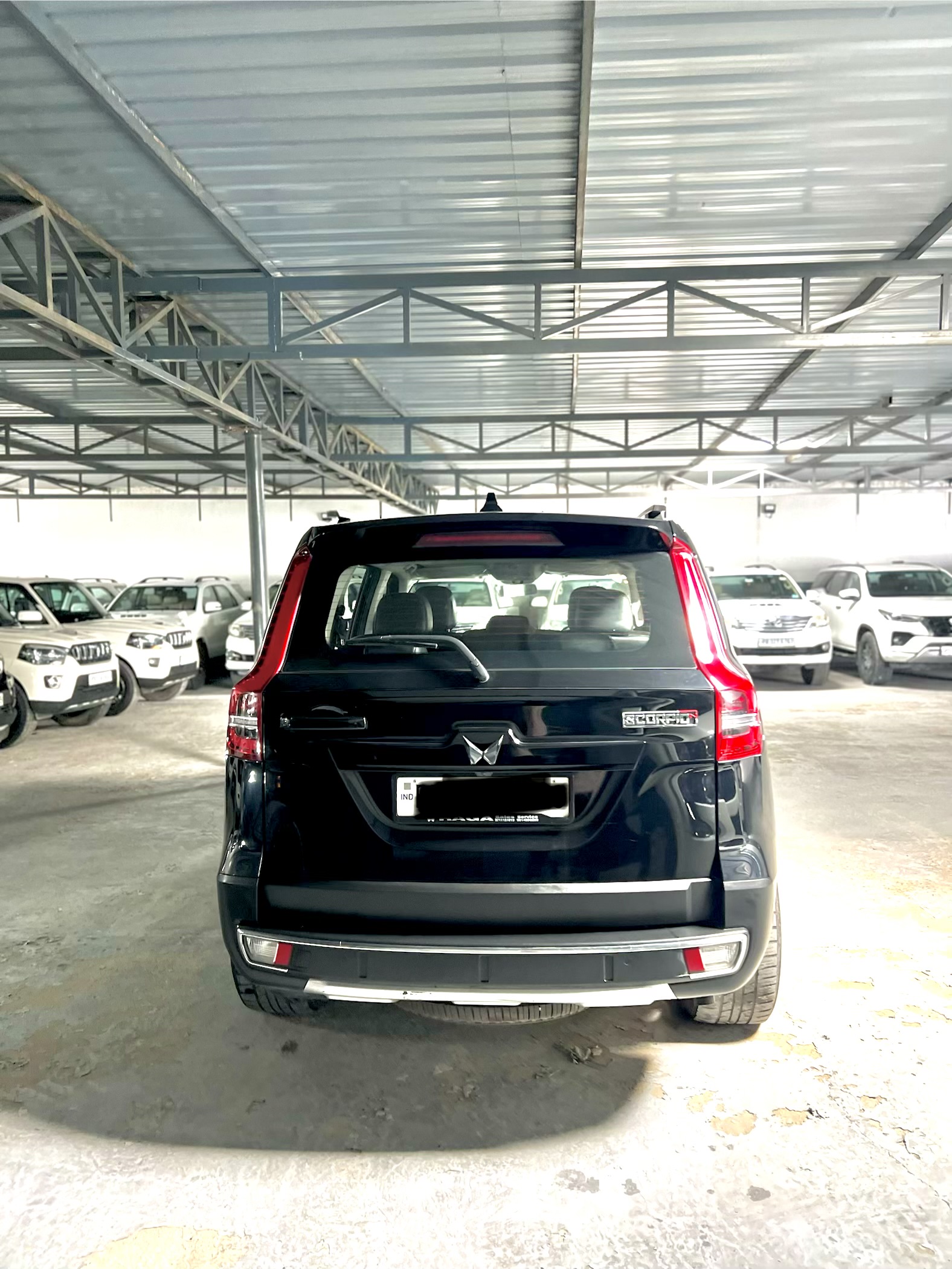 SUV scorpio N